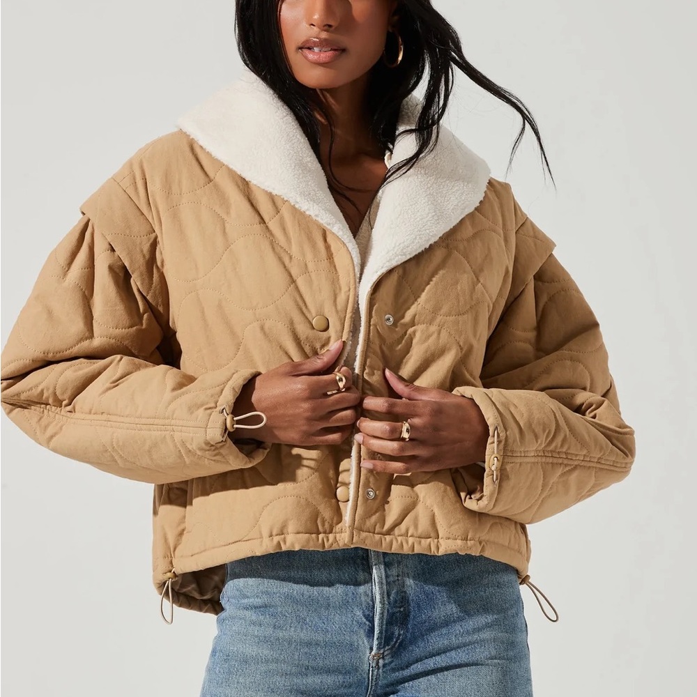 Last 1! NADINE QUILTED FAUX SHEARLING JACKET KHAKI - Picture 2 of 12